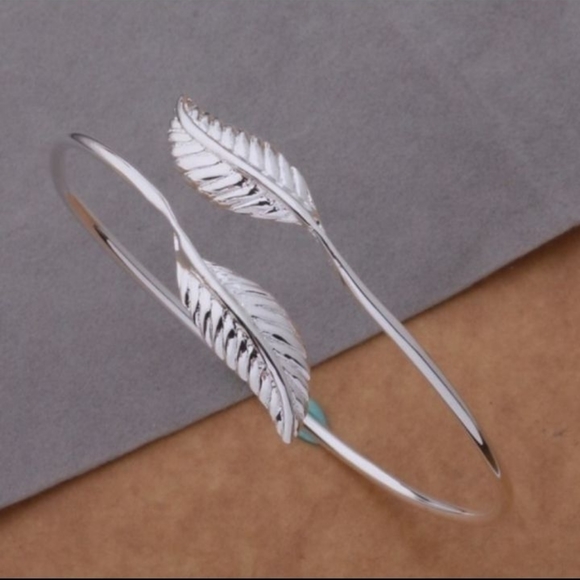 Cute Silver color Leaves Cuff Bangle Bracelet - Picture 5 of 5